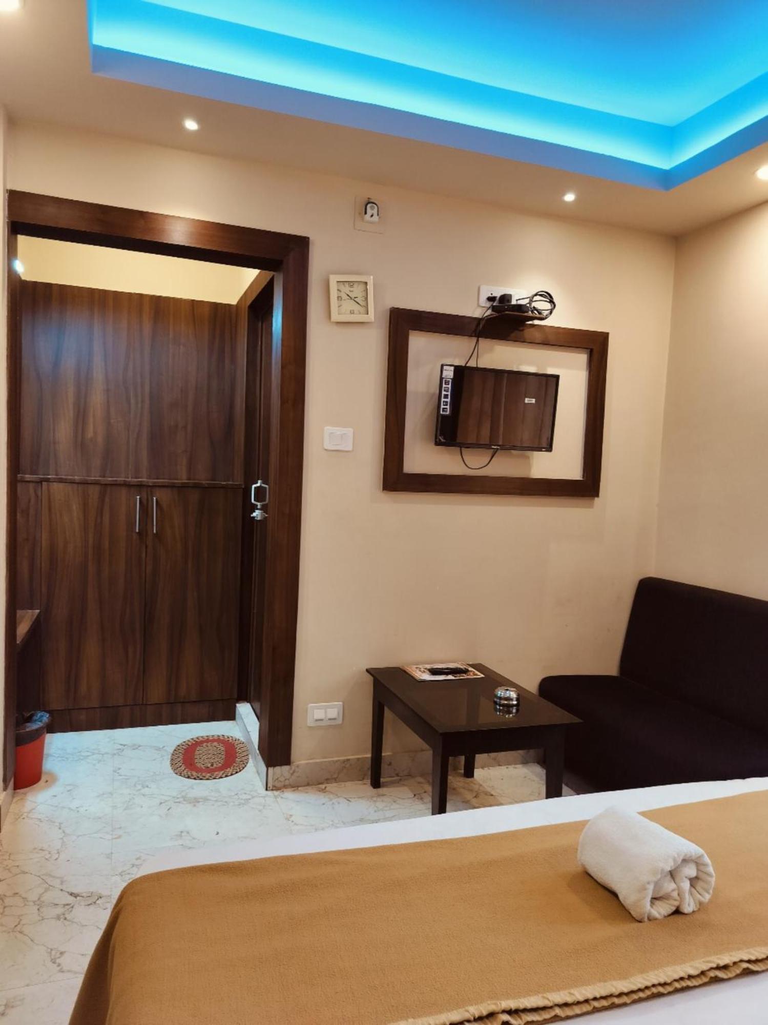 Hotel Park View - Lift Facilities- Near Sea Beach Best Choice Of Travellers By Morservices Puri Exterior photo